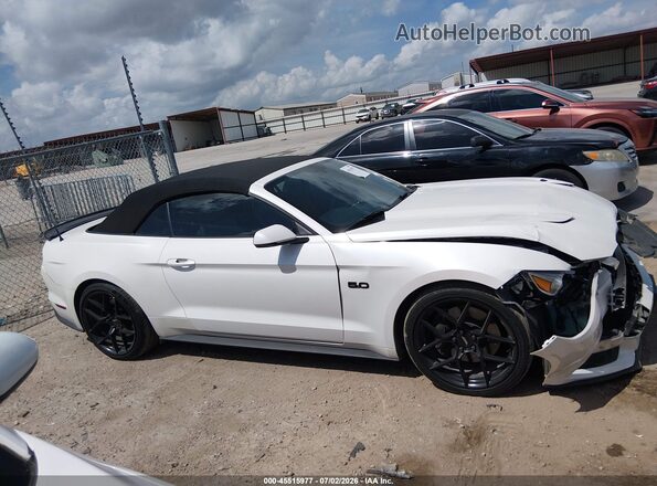 1FATP8FF2H5213488 2017 FORD MUSTANG Белый Вид задней части салона
