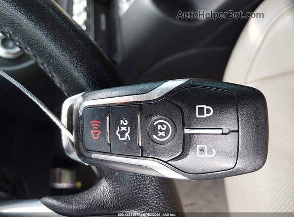 1FATP8FF2H5213488 2017 FORD MUSTANG Белый Вид панели приборов