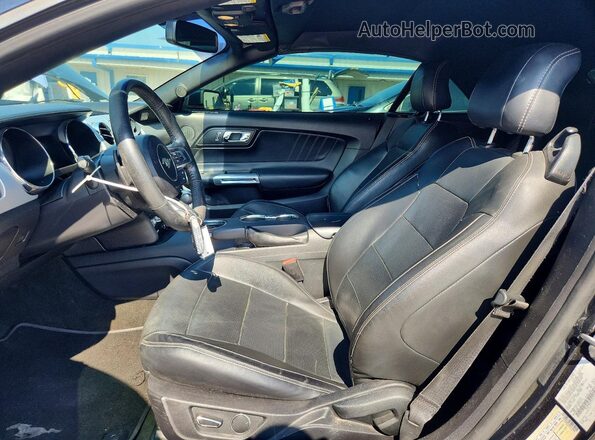 1FATP8FF7H5313084 2017 FORD MUSTANG Blue Widok wnętrza z przodu