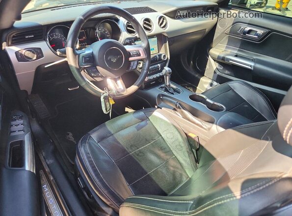 1FATP8FF7H5313084 2017 FORD MUSTANG Blue Widok deski rozdzielczej