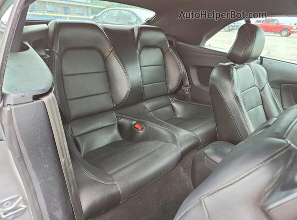 1FATP8UH0K5170507 2019 FORD MUSTANG Silver Widok tylnych siedzeń