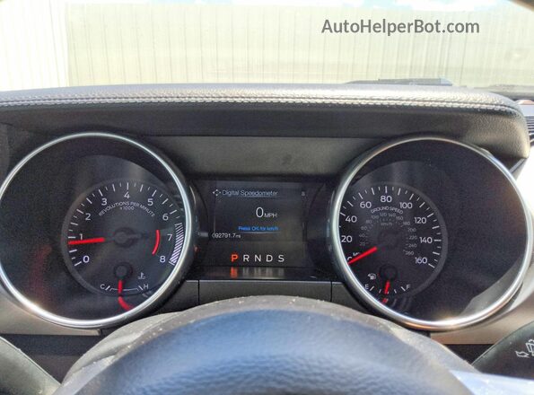 1FATP8UH0L5106047 2020 FORD MUSTANG White ხელსაწყოთა პანელის ხედი