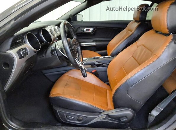 1FATP8UH0N5101806 2022 FORD MUSTANG Black Widok wnętrza z przodu