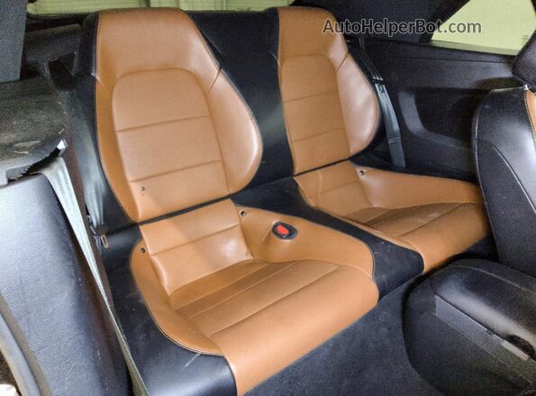 1FATP8UH0N5101806 2022 FORD MUSTANG Black Widok tylnych siedzeń