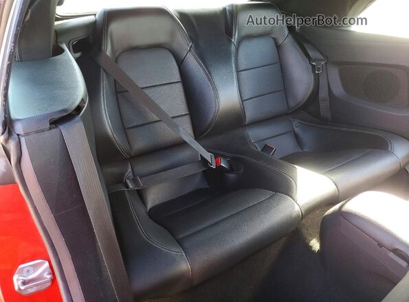 1FATP8UH1H5307947 2017 FORD MUSTANG Red Հետևի նստատեղերի տեսք