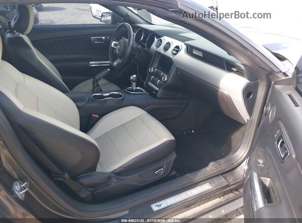 1FATP8UH1H5324280 2017 FORD MUSTANG Gray Widok wnętrza z przodu