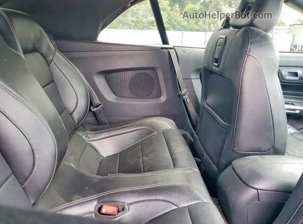 1FATP8UH1J5173009 2018 FORD MUSTANG White უკანა სავარძლების ხედი
