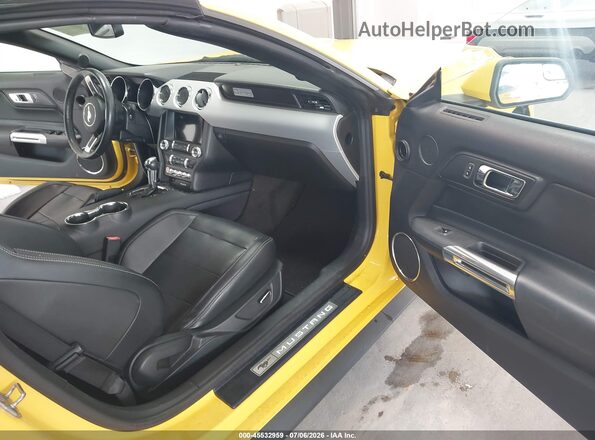 1FATP8UH2G5281325 2016 FORD MUSTANG Yellow Սալոնի դիմացի տեսք