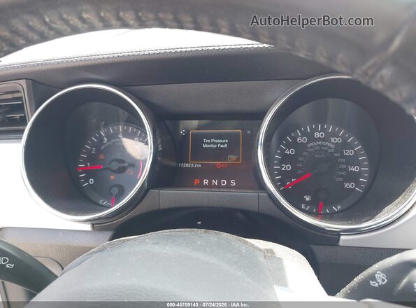 1FATP8UH2H5273064 2017 FORD MUSTANG Серебряный Вид задних сидений
