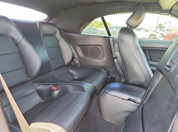 1FATP8UH2M5110246 2021 FORD MUSTANG Silver Widok tylnych siedzeń