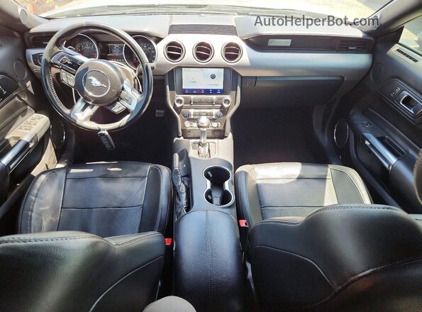1FATP8UH2M5110246 2021 FORD MUSTANG Silver Widok deski rozdzielczej