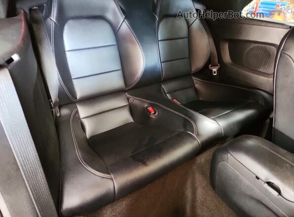 1FATP8UH3G5217178 2016 FORD MUSTANG Red Հետևի նստատեղերի տեսք