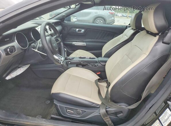 1FATP8UH3J5115094 2018 FORD MUSTANG Black წინა სალონის ხედი