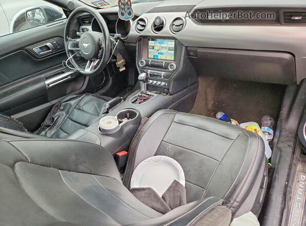 1FATP8UH3J5115239 2018 FORD MUSTANG Black Dashboard view
