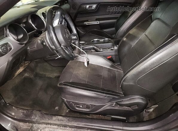 1FATP8UH3J5155207 2018 FORD MUSTANG Серый Вид салона спереди