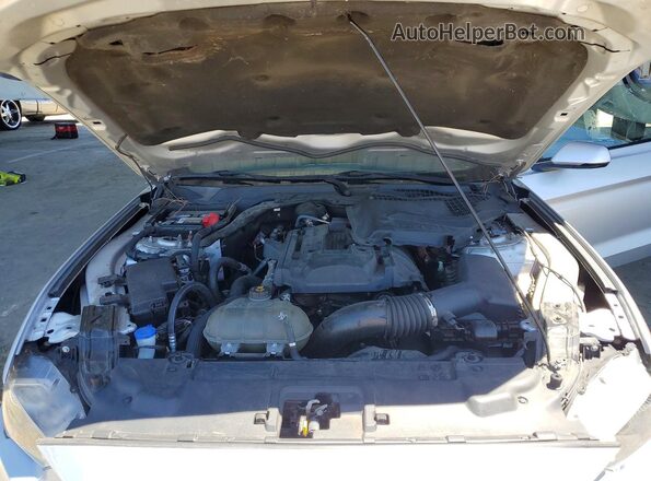 1FATP8UH3K5109250 2019 FORD MUSTANG Silver Rear interior view