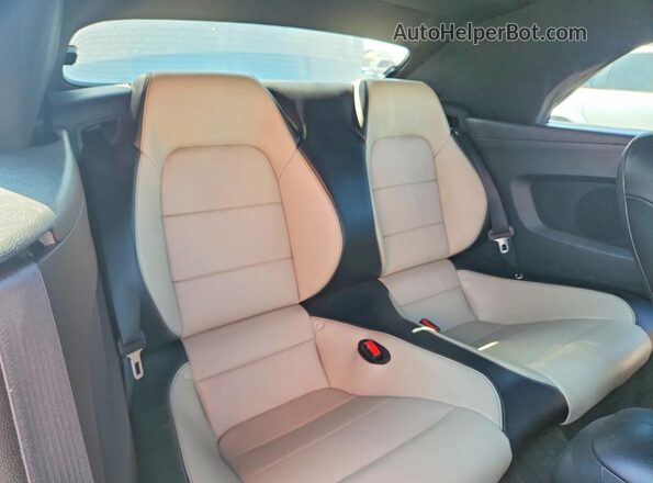 1FATP8UH4H5324273 2017 FORD MUSTANG White Rear seats view