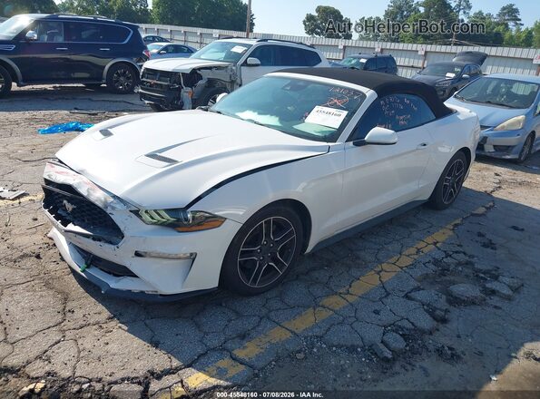 1FATP8UH4M5121037 2021 FORD MUSTANG White Vista tres cuartos delantera izquierda