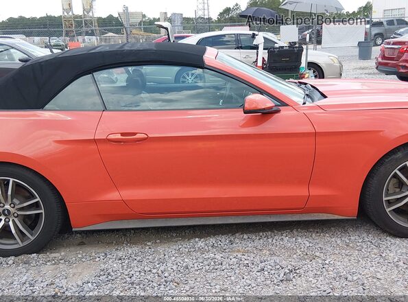 1FATP8UH5G5217151 2016 FORD MUSTANG Orange Widok wnętrza z tyłu