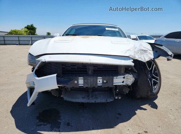 1FATP8UH5J5176995 2018 FORD MUSTANG Белый Вид спереди