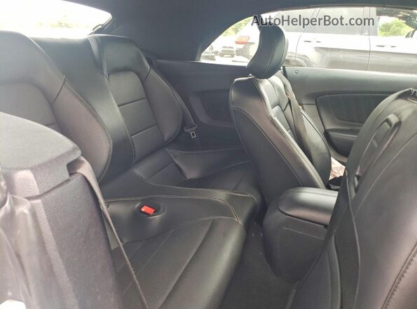 1FATP8UH5K5149149 2019 FORD MUSTANG White უკანა სავარძლების ხედი