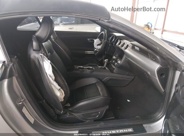 1FATP8UH5N5120027 2022 FORD MUSTANG Silver Front interior view