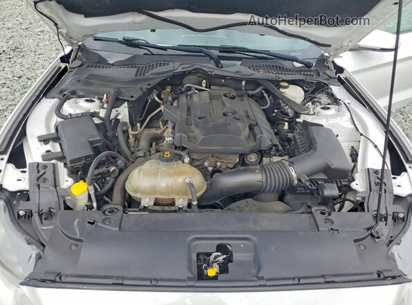 1FATP8UH6H5220514 2017 FORD MUSTANG White Rear interior view