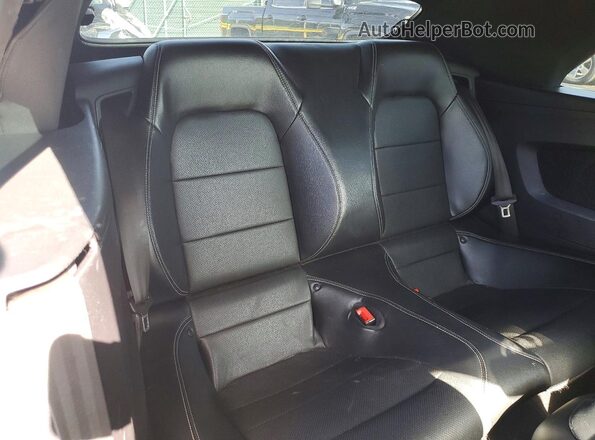 1FATP8UH6K5138662 2019 FORD MUSTANG White Հետևի նստատեղերի տեսք