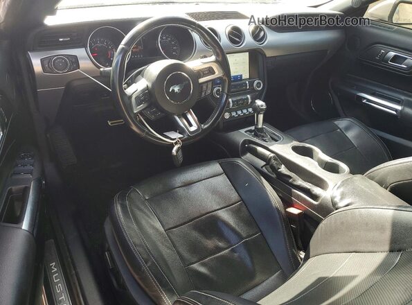 1FATP8UH6L5101516 2020 FORD MUSTANG Gray Widok deski rozdzielczej
