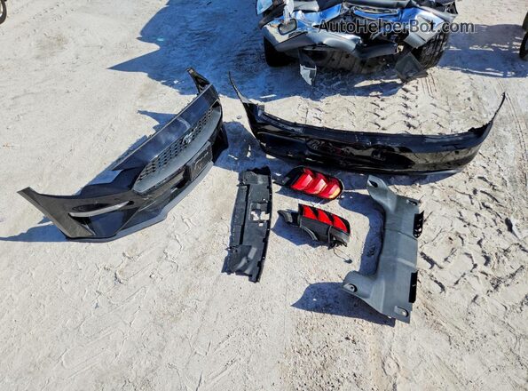 1FATP8UH6M5120519 2021 FORD MUSTANG Black Engine compartment view