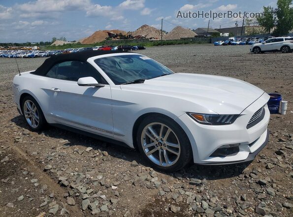 1FATP8UH7H5211966 2017 FORD MUSTANG Белый Передняя правая четверть