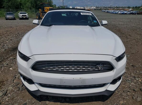 1FATP8UH7H5211966 2017 FORD MUSTANG Белый Вид спереди