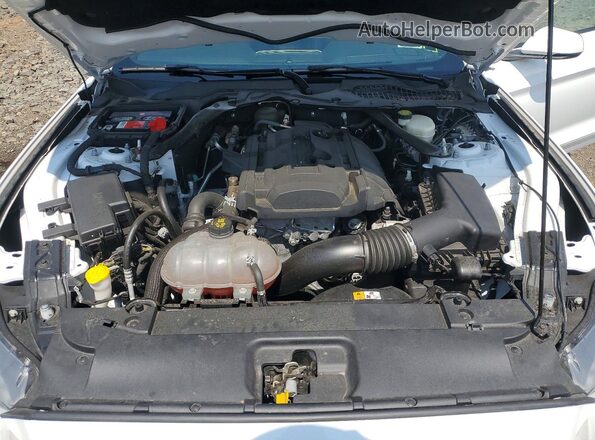 1FATP8UH7H5211966 2017 FORD MUSTANG Белый Вид задней части салона