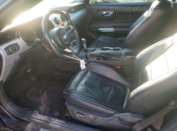 1FATP8UH7H5310870 2017 FORD MUSTANG Черный Вид салона спереди