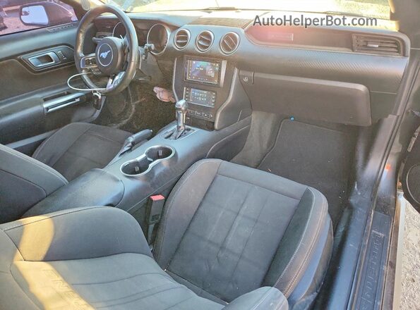 1FATP8UH7J5109007 2018 FORD MUSTANG Серый Вид панели приборов