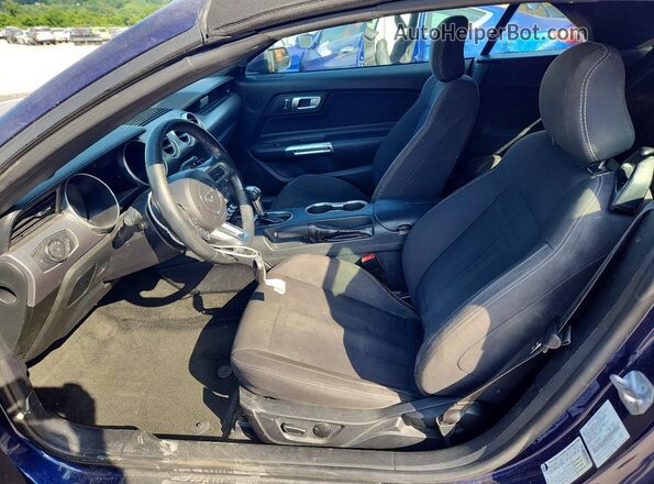 1FAT8UH7J5128933 2018 FORD MUSTANG Синий Вид салона спереди