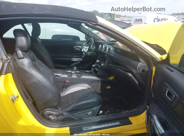1FATP8UH8J5156563 2018 FORD MUSTANG Yellow Vista interior delantera