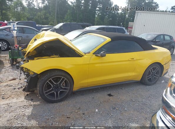 1FATP8UH8J5156563 2018 FORD MUSTANG Yellow Vista interior de 360 grados