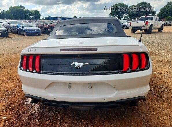 1FATP8UH8M5100868 2021 FORD MUSTANG Белый Вид сзади