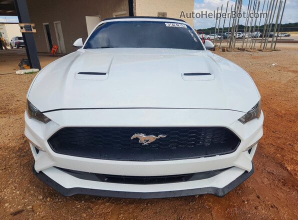 1FATP8UH8M5100868 2021 FORD MUSTANG Белый Вид спереди