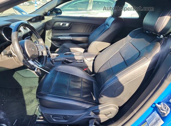 1FATP8UH8M5106184 2021 FORD MUSTANG Blue Vista interior delantera