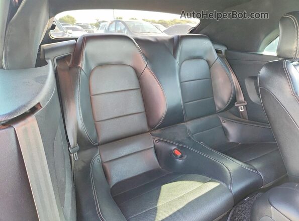 1FATP8UH8M5106184 2021 FORD MUSTANG Blue Vista de los asientos traseros