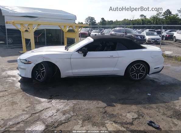 1FATP8UH8N5106025 2022 FORD MUSTANG Белый Панорамный вид салона 360°