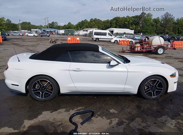 1FATP8UH8N5106025 2022 FORD MUSTANG Белый Вид задней части салона