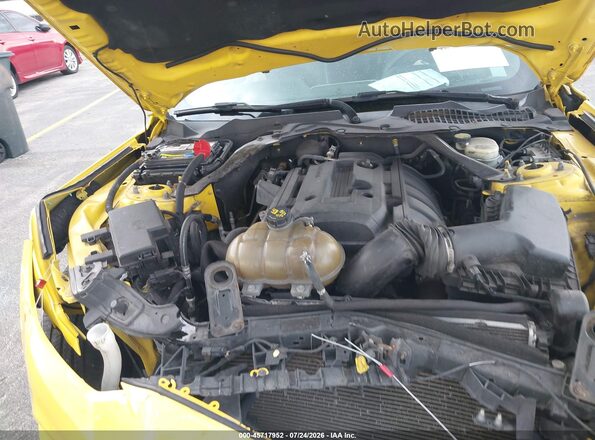 1FATP8UH9G5216875 2016 FORD MUSTANG Yellow უკანა ხედი