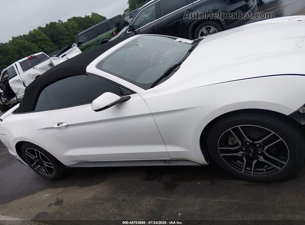 1FATP8UH9J5111146 2018 FORD MUSTANG Белый Вид задней части салона