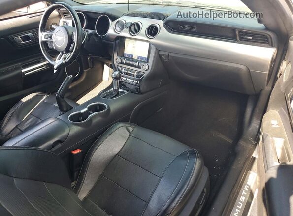 1FATP8UH9L5131836 2020 FORD MUSTANG White Vista del salpicadero