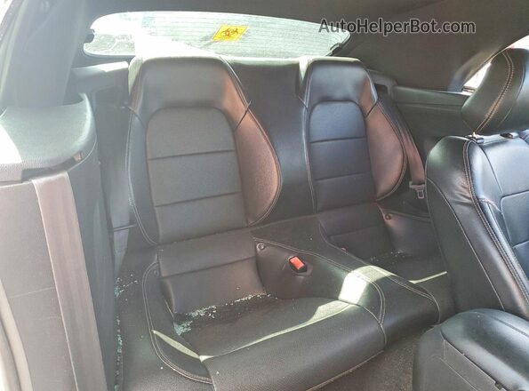 1FATP8UH9L5131836 2020 FORD MUSTANG White Vista de los asientos traseros