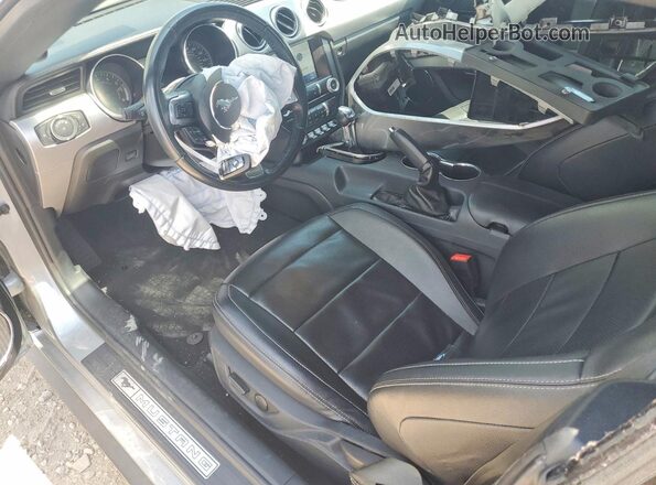 1FATP8UH9M5111815 2021 FORD MUSTANG Серебряный Вид панели приборов