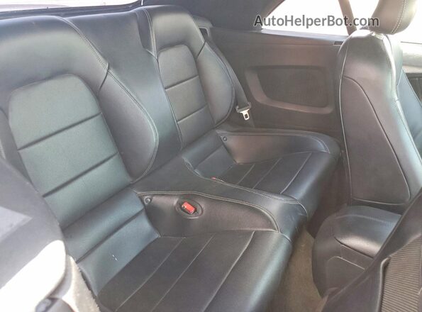 1FATP8UHXG5247407 2016 FORD MUSTANG Red Widok tylnych siedzeń